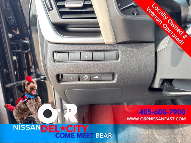 Used 2025 Nissan Rogue SV FWD image 16