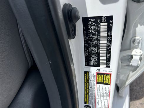 Used 2021 Toyota Camry SE w/ Audio Upgrade Package FWD image 17