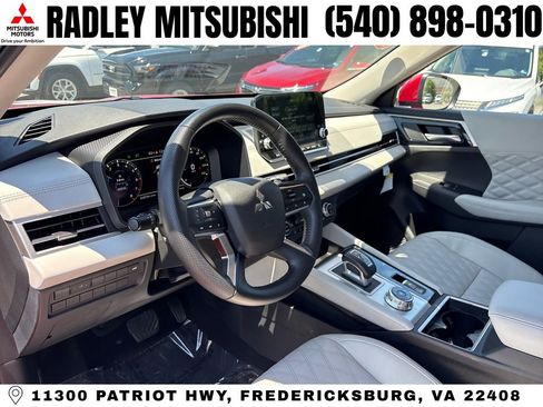 Used 2023 Mitsubishi Outlander SEL AWD/4WD image 4