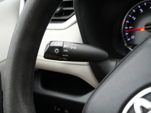 Used 2022 Toyota RAV4 XLE FWD image 27
