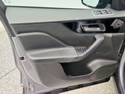 Used 2020 Jaguar F-PACE Premium image 11