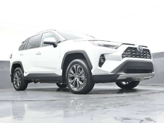 Used 2024 Toyota RAV4 Limited AWD/4WD image 31