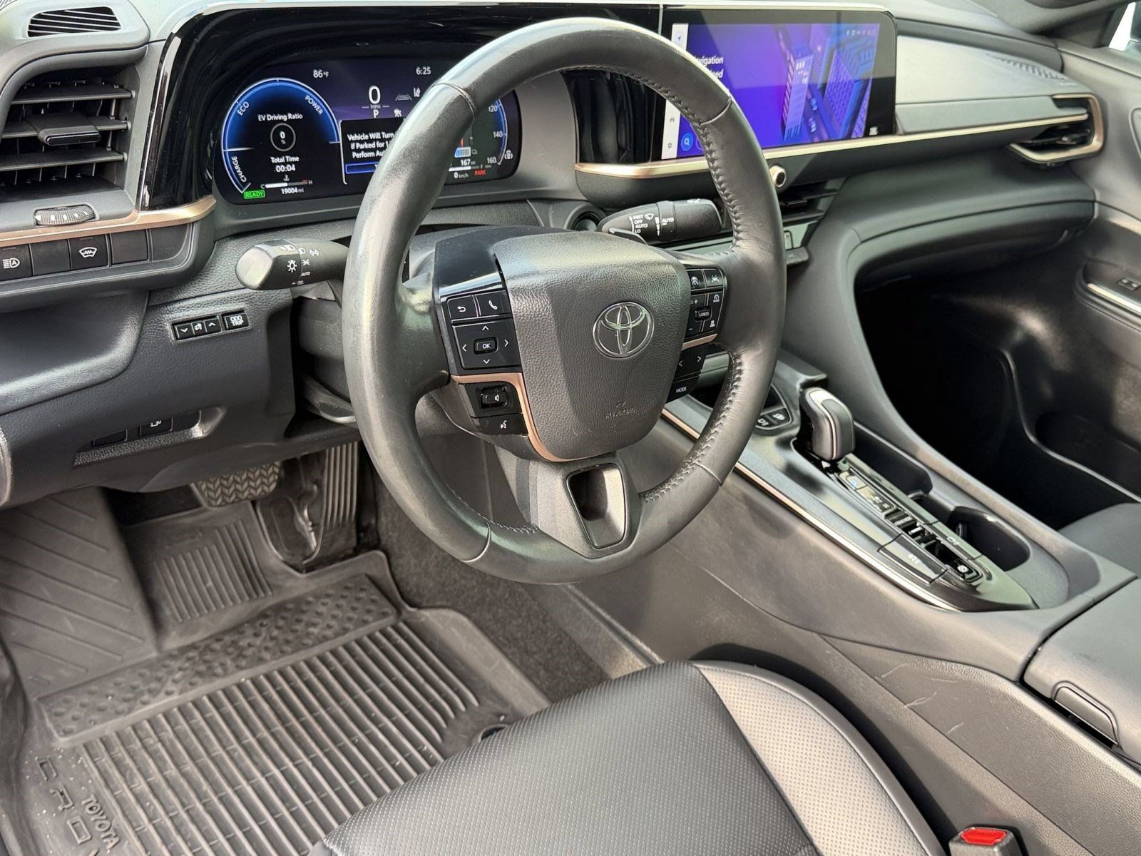 Certified 2023 Toyota Crown Platinum AWD/4WD image 4
