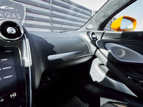 Used 2023 McLaren GT image 69
