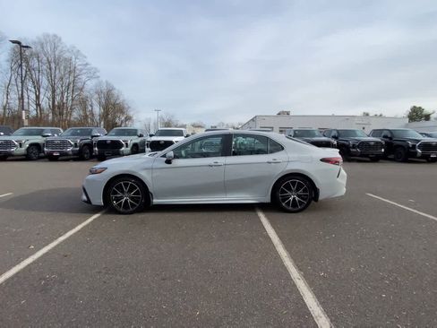 Used 2023 Toyota Camry SE image 13