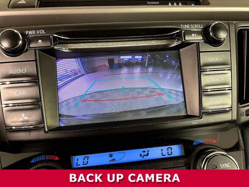 Used 2018 Toyota RAV4 XLE AWD/4WD image 13