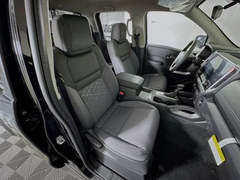 New 2025 Nissan Frontier SV w/ SV Convenience Package image 28