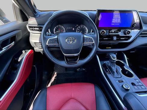 Certified 2024 Toyota Highlander XSE AWD/4WD image 5