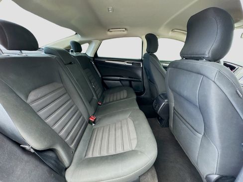 Used 2019 Ford Fusion SE image 17