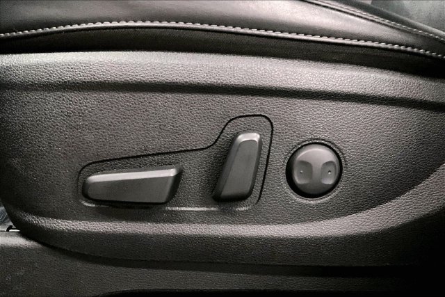 Used 2025 Kia Telluride S AWD/4WD image 32