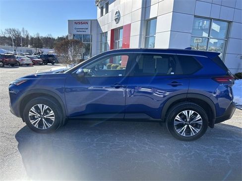 Certified 2022 Nissan Rogue SV image 5