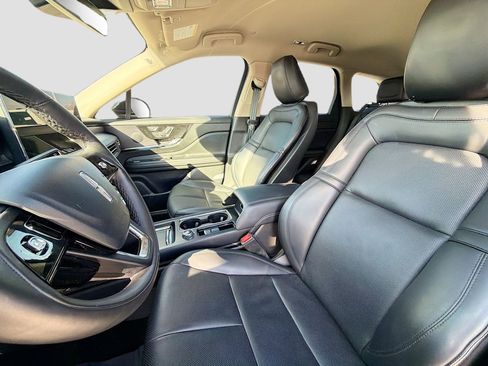 Used 2025 Lincoln Corsair Reserve image 27