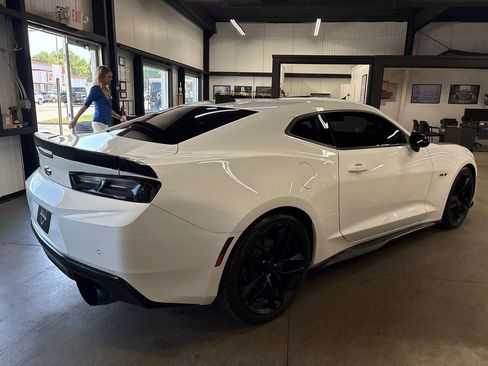 Used 2017 Chevrolet Camaro LT RWD image 11
