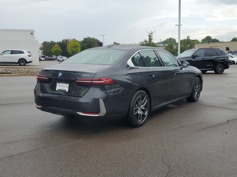 New 2027 BMW 530i xDrive w/ Premium Package AWD/4WD image 5