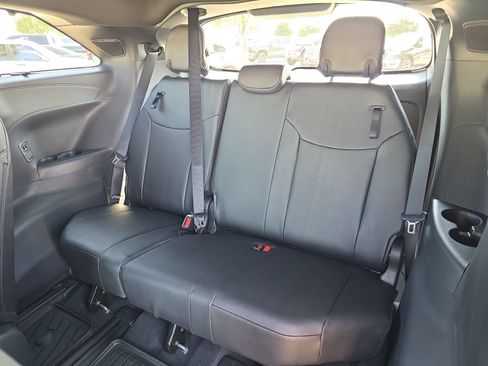 New 2026 Toyota Sienna Platinum AWD/4WD image 32