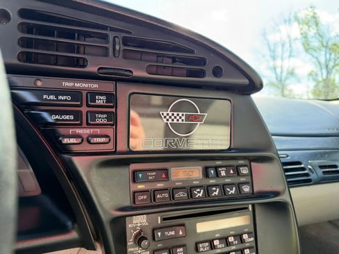 Used 1994 Chevrolet Corvette Coupe image 16