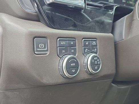 Used 2025 GMC Sierra 1500 SLT w/ SLT Premium Plus Package image 24