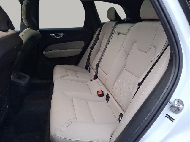 Used 2026 Volvo XC60 B5 Plus AWD/4WD image 7