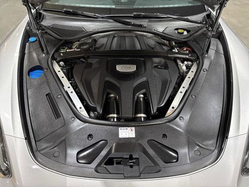 Used 2018 Porsche Panamera 4S image 19