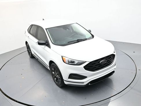 Used 2024 Ford Edge SE w/ Black Appearance Package image 15