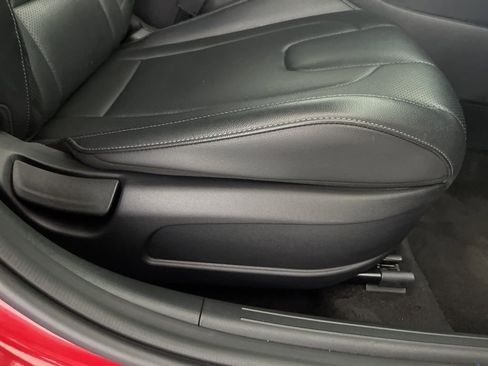 Used 2025 Hyundai Elantra Limited image 55