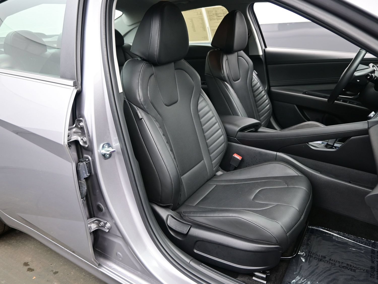 Certified 2025 Hyundai Elantra Limited FWD image 13