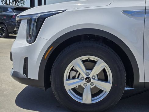 New 2026 Kia Sorento LX FWD image 5