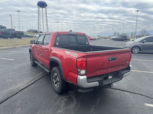 Used 2016 Toyota Tacoma TRD Off-Road image 5