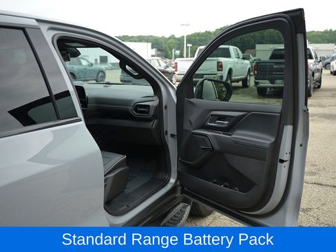 Used 2026 Chevrolet Silverado EV LT AWD/4WD image 44