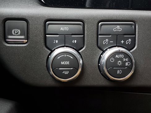 New 2025 GMC Sierra 1500 Elevation image 31