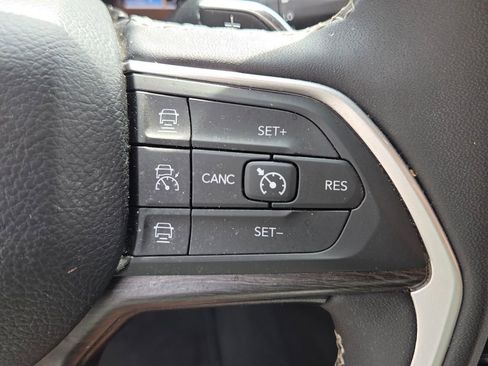Used 2024 Jeep Grand Cherokee L Limited w/ Luxury Tech Group II AWD/4WD image 23