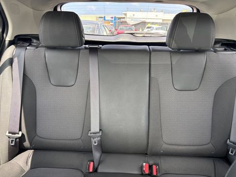 Used 2025 Buick Encore GX Preferred FWD image 39