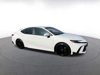 Used 2025 Toyota Camry SE video 2