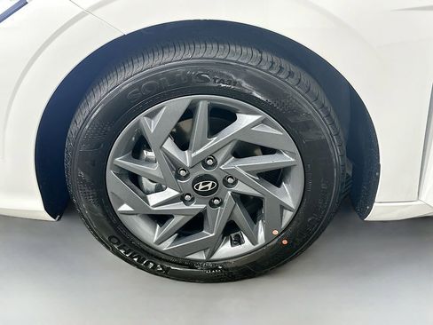 New 2026 Hyundai Elantra Hybrid FWD image 21
