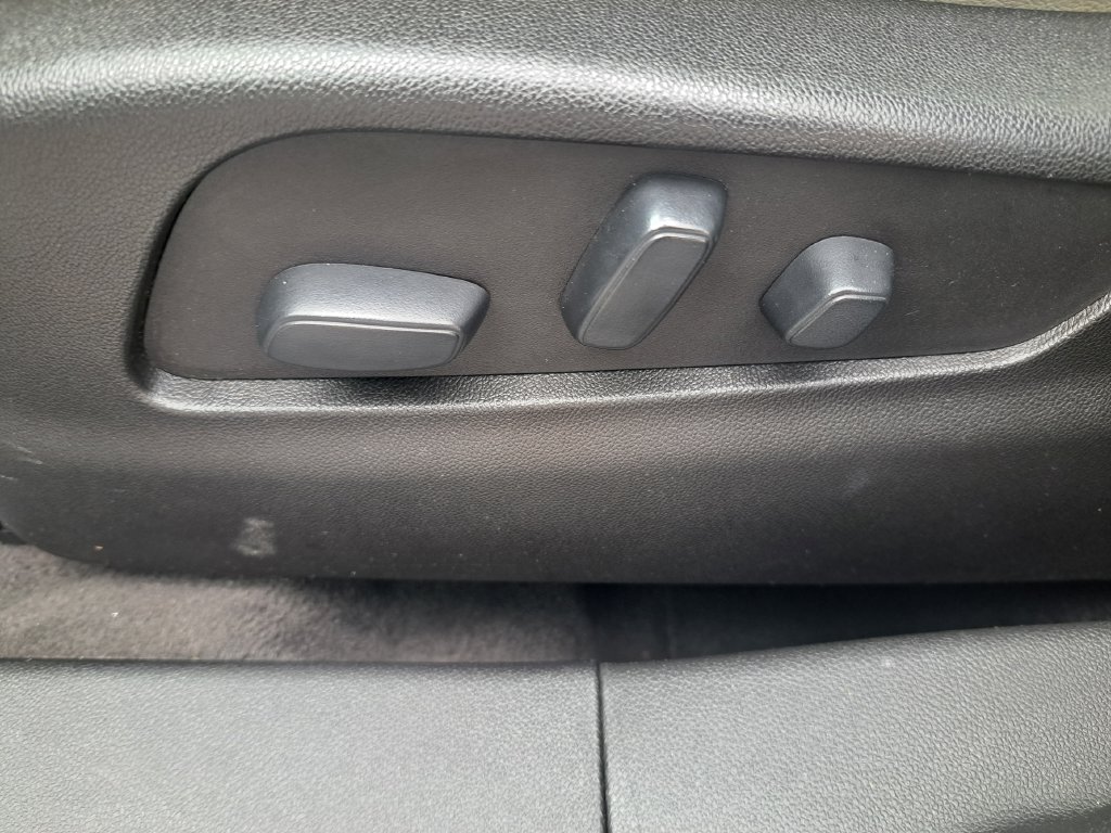 Used 2019 Cadillac XT4 Premium Luxury w/ Cold Weather Package FWD image 25