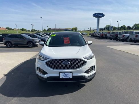 Used 2024 Ford Edge SEL w/ Convenience Package AWD/4WD image 2
