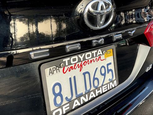 Used 2019 Toyota Camry LE image 28