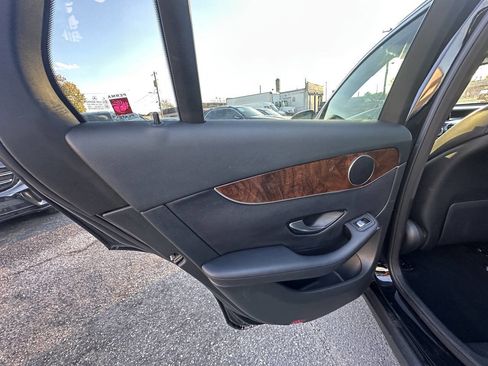 Used 2018 Mercedes-Benz GLC 300 4MATIC image 13