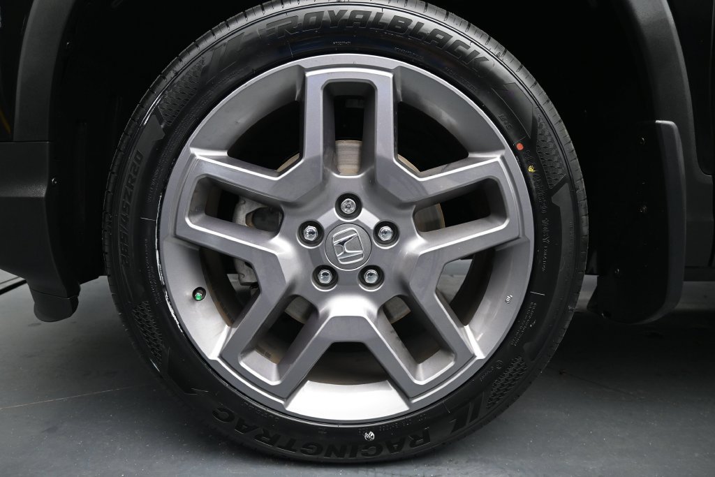 Used 2023 Honda Passport EX-L image 12
