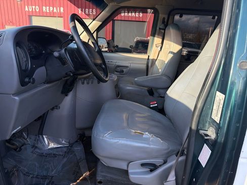 Used 2000 Ford E-350 and Econoline 350 XLT RWD image 9