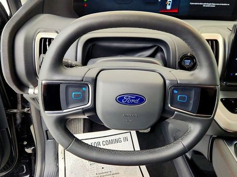 Used 2025 Ford Expedition Max Active image 12