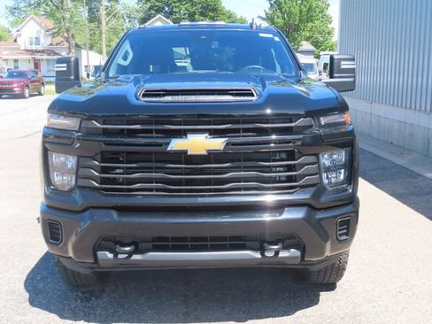 Used 2024 Chevrolet Silverado 2500 Custom w/ Custom Value Package AWD/4WD image 10