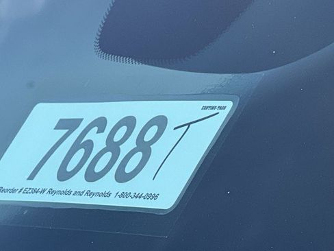 Used 2023 Chevrolet Traverse LT image 33