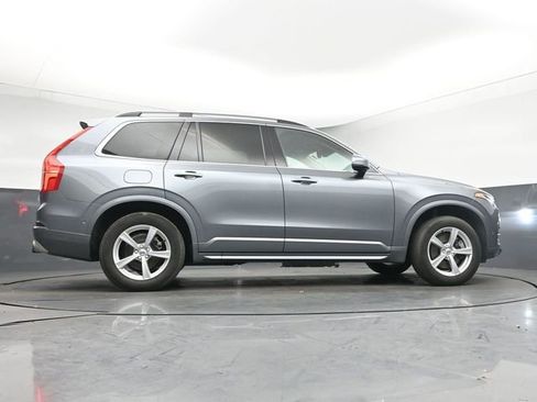 Used 2018 Volvo XC90 T5 Momentum w/ Convenience Package image 16