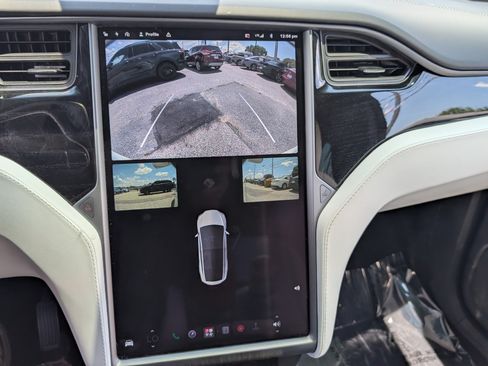 Used 2018 Tesla Model X 75D AWD/4WD image 25