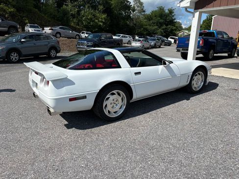 Used 1994 Chevrolet Corvette Coupe RWD image 7