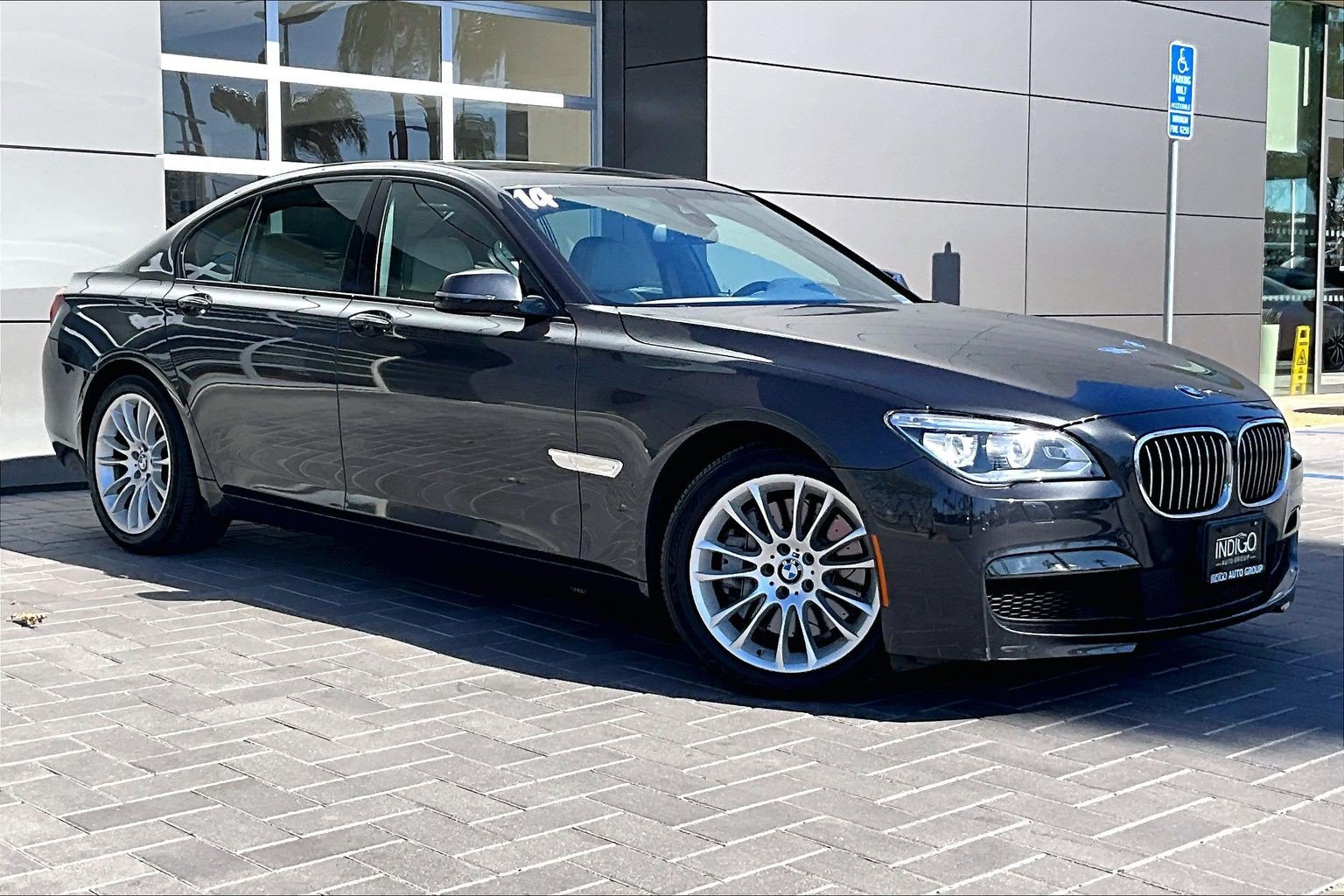 Used 2014 BMW 750i RWD image 3