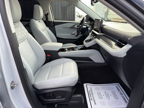 New 2026 Ford Explorer Platinum w/ LUX Leather Package image 40