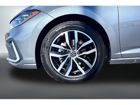 Used 2025 Volkswagen Jetta SE FWD image 26