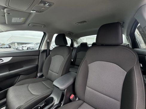 Used 2024 Kia Forte LXS w/ LXS Technology Package image 17